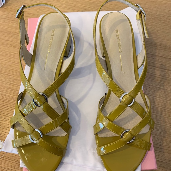 INTENTIONALLY BLANK KIMORA SANDALs !!!! - Picture 5 of 6